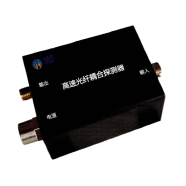 Matriz de detectores 2D InGaAs acoplada con fibra